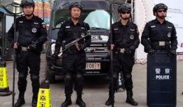 特警吃瓜群众,吃瓜群众眼中的英雄日常