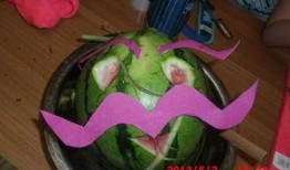 儿童六一快乐图片吃瓜,六一儿童节快乐吃瓜瞬间