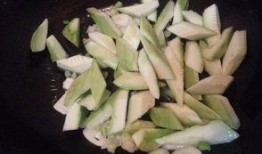 鸡吃瓜的籽,探寻自然界的奇妙互动