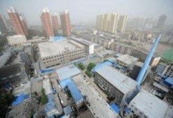 东城楼顶吃瓜,见证繁华变迁，共享人间烟火