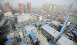 东城楼顶吃瓜,见证繁华变迁，共享人间烟火