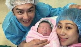 公主吃瓜胎穿,意外成为吃瓜群众