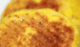 大妈吃瓜饼视频播放,视频播放引发网友热议