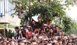 吃瓜群众道路救援,道路救援暖人心