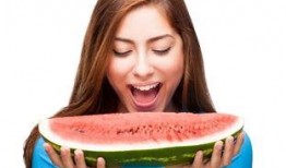 吃瓜中毒的剧情,一场吃瓜引发的“中毒”风波