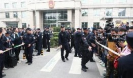 特警吃瓜群众,吃瓜群众眼中的英雄日常