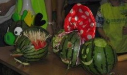 儿童六一快乐图片吃瓜,六一儿童节快乐吃瓜瞬间