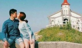 美女吃瓜头像情侣,情侣头像中的瓜香诱惑