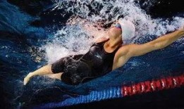 吃瓜爬山穿泳衣,吃瓜、爬山、穿泳衣的欢乐之旅