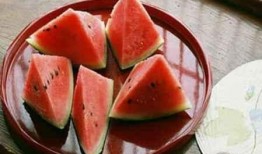 半夜吃梨瓜,揭秘午夜美食新宠