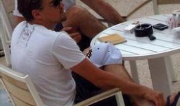 吃瓜抠脚大汉,揭秘网络红人的日常生活